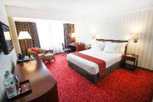 Gambir Hotel | Redtop Hotel & Convention Center