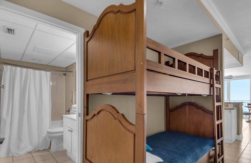 Panama City Beach Condo | REDUCED MAY!!! FREE BEACH SERVICE!! “Cleanest condo we’ve ever rented!”