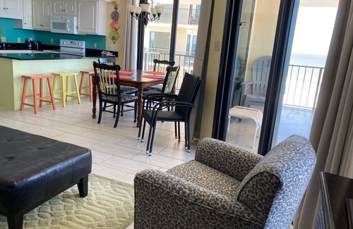 Orange Beach Condo | REDUCED RATES! BREATHTAKING VIEWS FROM BEAUTIFUL CORNER UNIT! 3 BR/2 BA.