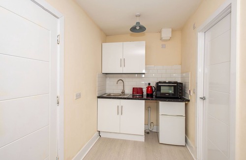 London Borough of Bromley Apartment | *Reduced Rates* Greater London Studio 2 | Approx. 20Mins to London Bridge