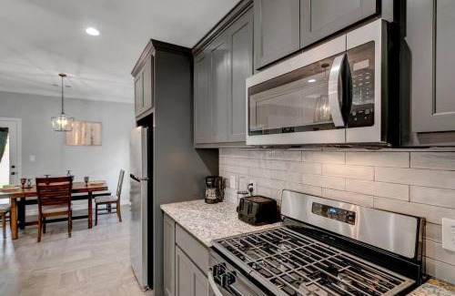 Beaumont House | Reduced! Renovated hidden gem. Chef Kitch. Wheelch