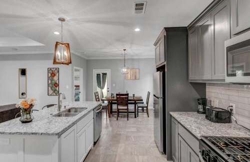 Beaumont House | Reduced! Renovated hidden gem. Chef Kitch. Wheelch