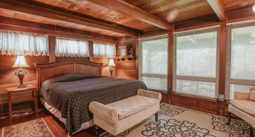 Nashville House | Redwood Lake Cabin