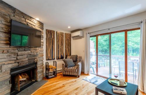 Windham House | Redwood Retreat in Windham - Pool! Tennis!