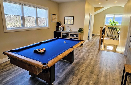 Historic Old Town Apartment | Redwood Suite (Broken Pine)