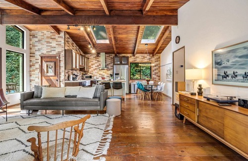 Monte Rio House | RedwoodHollow~Captivating Forest Home! Redwoods-5-Star Reviews! HotTub/WiFi