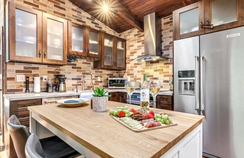 Monte Rio House | RedwoodHollow~Captivating Forest Home! Redwoods-5-Star Reviews! HotTub/WiFi