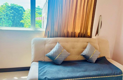 Samre Hotel | Ree Riverside hotel