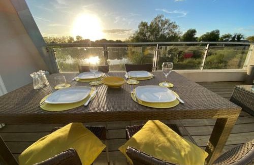 Malmesbury Apartment | Reed Warbler - HM111 - Lower Mill Estate Penthouse Apartment with Spa Access