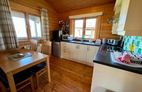 Ampney Crucis House | Reeds Lodge, Lake Pochard
