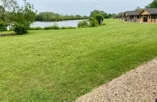 Ampney Crucis House | Reeds Lodge, Lake Pochard