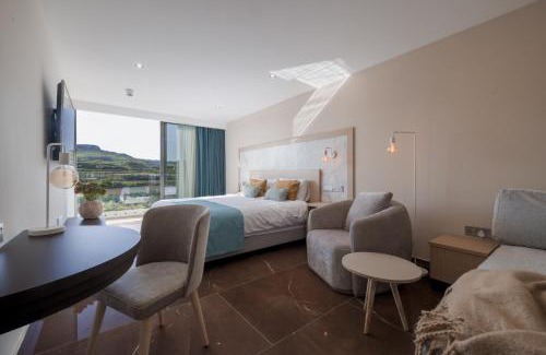 Marsalforn Hotel | Reef Hotel & Spa