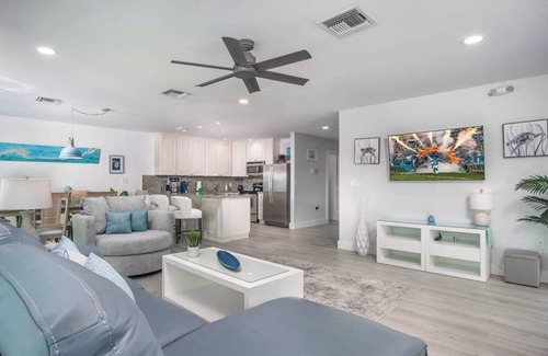 Key Colony Beach House | Reef Retreat 2 bed 2 bath w/private pool plus Caba