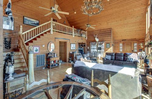 McMinnville House | Reel in Fish, Relax By Fire McMinnville Cabin