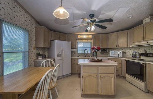 Prosperity House | Reel-m-Inn House on big water Lake Murray