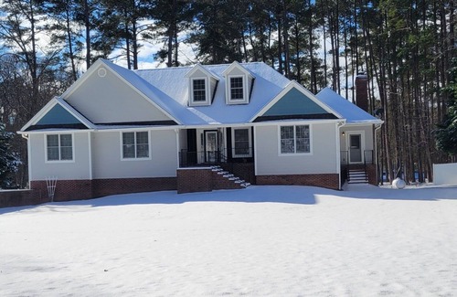 Clarksville House | Reel Time on Kerr Lake, NC/SC