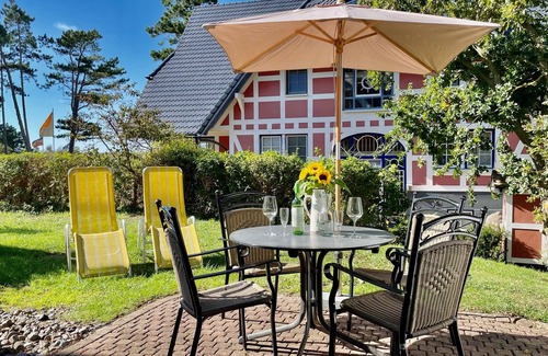 Ostseebad Ahrenshoop Apartment | Reetgedecktes Landhaus