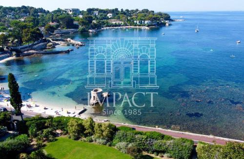 Cap-d'Antibes Villa | REF 137 - Cap d'Antibes seafront - Villa for rent