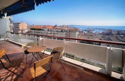 Cannes Old Town Apartment | REF 1454 - Renovated 2 bedroom apartment - City center