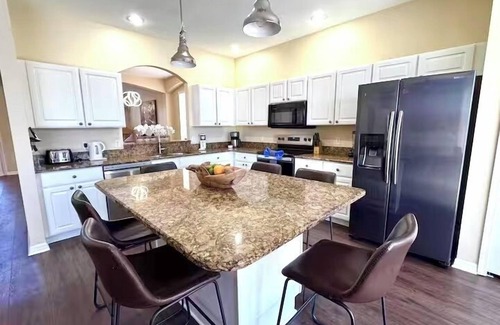 Lake Berkley House | Ref 18. Fabulous lake view villa, own pool/spa. Lake Berkley