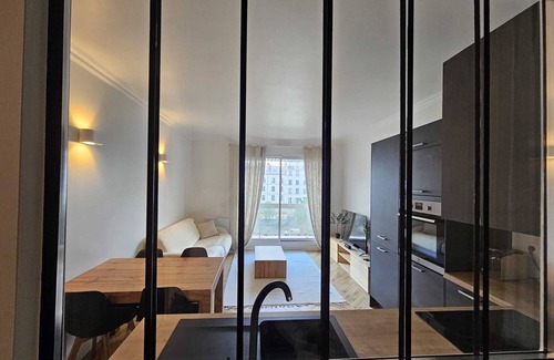 Neuilly-sur-Seine Apartment | Refait à Neuf: 5min des Champs-elysees, La Defense Arena, 20min la Tour Eiffel