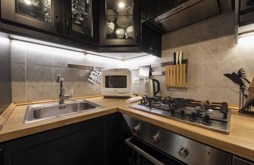Duomo Apartment | Refined 2-Bedroom Apartment with Stunning Views in Florence's Heart