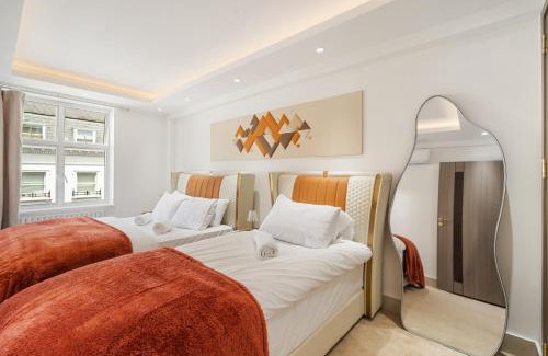Mayfair Apartment | Refined 2 Bedroom Home in Londons Elite Mayfair District H10