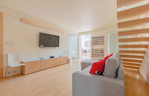 Earl's Court Apartment | Refined 3BD Garden Retreat in the Heart of London