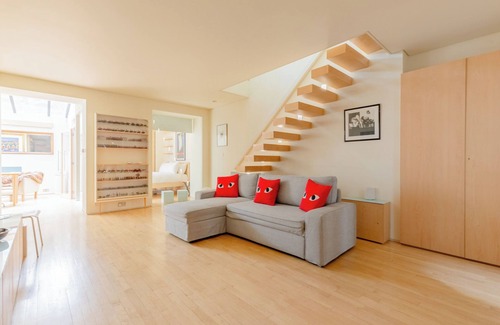 Earl's Court Apartment | Refined 3BD Garden Retreat in the Heart of London