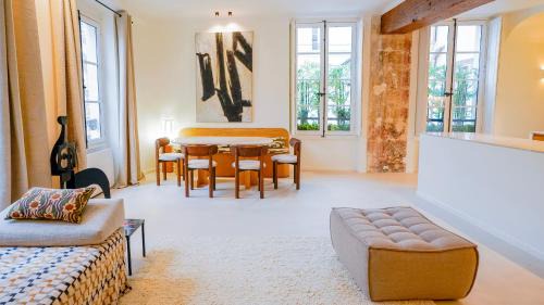 Quartier de la Monnaie Apartment | Refined Elegance in Central Paris