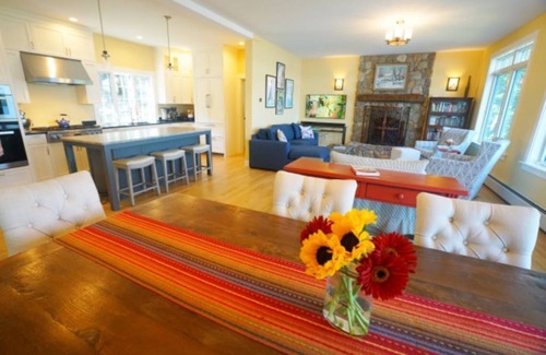 Mount Sunapee House | Refined Sunapee Lakefront Home for Weekly Rental