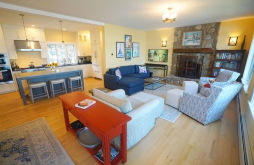 Mount Sunapee House | Refined Sunapee Lakefront Home for Weekly Rental