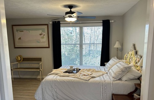 Newland Cottage | Refreshed Cozy "French Style" Cottage