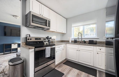 College Park Apartment | [REFRESHED] Quiet & Quaint 1BR 5min to airport and 15mins to downtown