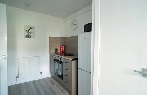 Airdrie Apartment | Refreshing Modern Apartment in North Lanarkshire