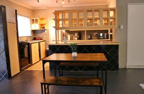 Magaliesberg Apartment | Refreshing Mountain FarmStay w Boma,Pool,Hikes,Obstacle Course