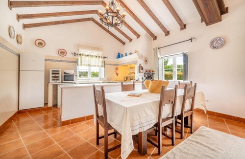 Ponte de Sor House | Refreshing poolside escape in Ponte de Sor