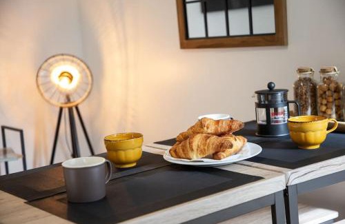 Bagneres-de-Bigorre Apartment | Refuge de l'ours : T2 équipé avec parking et wifi