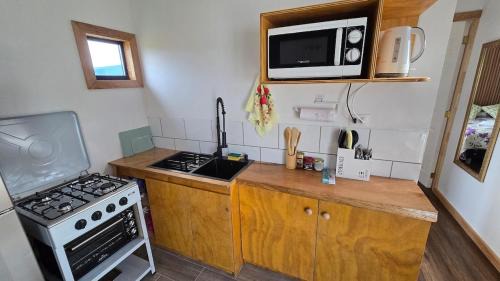 Castro House | Refugio Ayün