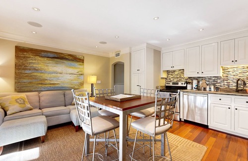 Kiawah Island Condo | Refurbished Villa with Private Wooded Views, Tennis & Nearby Beach Access