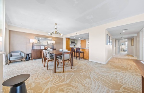 Ala Moana Condo | Refurnished! 33rd Floor RARE Executive Suite 2BR/2.5BA w/Kitchen & Laundry