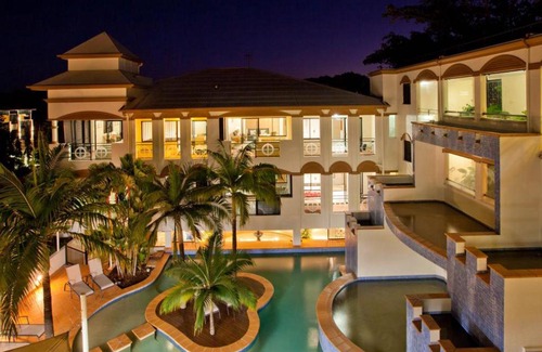 Port Douglas Apartment | REGAL 32 APARTMENT - SPA BATH - Macrossan St