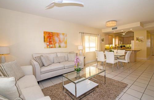 Seven Mile Beach Apartment | Regal Beach Club