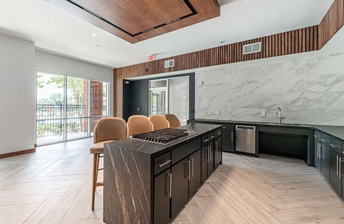 South Main Apartment | Regards At Med Center 130 I Spacious 1 Bed 1 Bath
