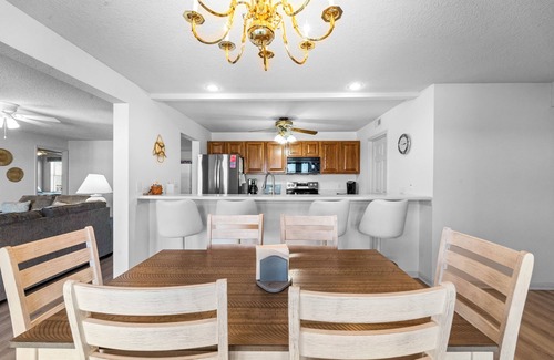 Lake Ozark Condo | Regatta Bay 404C - Walk in level in nice complex