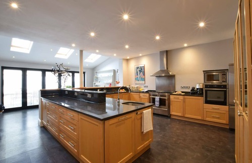 Aldeburgh Cottage | REGATTA LOOKOUT, pet friendly, luxury holiday cottage in Aldeburgh