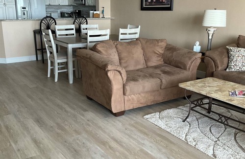 Vanderbilt Beach Condo | Regatta, Vanderbilt Beach - Owner will discount