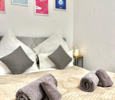 Ricklingen Apartment | REGENCY Apartments - Traumhafte zentrale 40m2 Wohnung mit Kinoleinwand, WiFi und Netflix