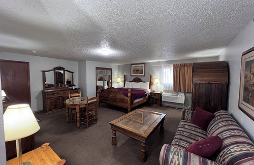 Dodge City Hotel | Regency Inn and Suites