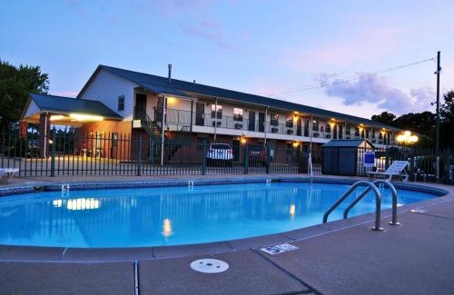 Eureka Springs Hotel | Regency Inn Eureka Springs